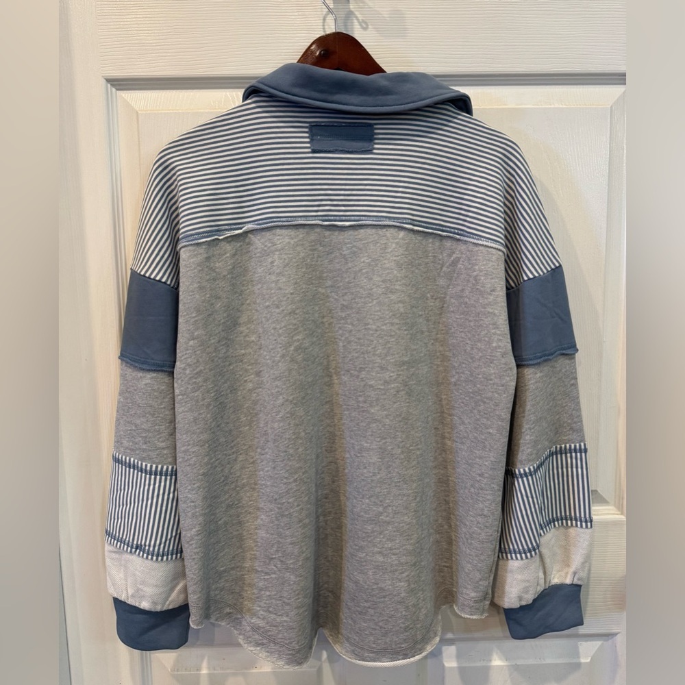 New In by Very J Crew Neck Shirt Blue/Gray Women’s Size M New With Tags - Picture 2 of 7